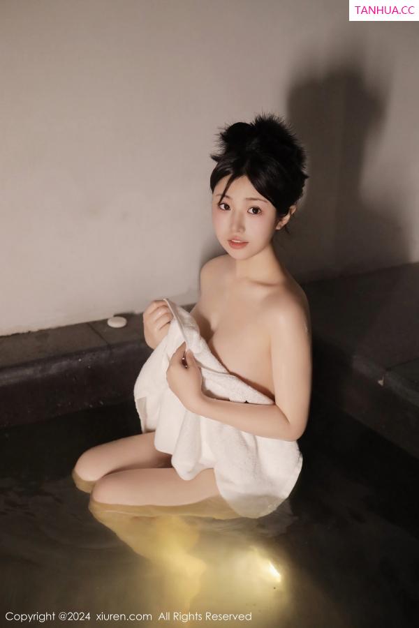   [XiuRen]高清写真图 2024.01.18 No.7977 陈小花 新人沐浴第2张图片